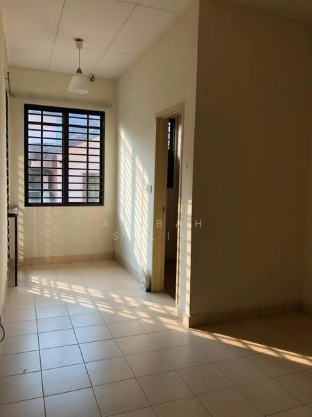 Rumah Teres 2-Tingkat untuk Dijual di Shah Alam (Selangor) - Adibah Salim - Interior - PropertyGuru.com.my