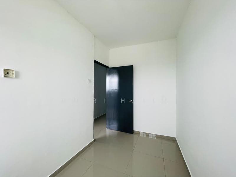 Rumah Flat untuk Dijual di Ken Rimba Condominium 1 - Hairi Halim - PropertyGuru.com.my