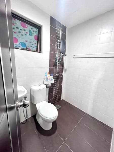 Kediaman Servis untuk Dijual di Diamond Residences - Leslie Leong - Bathroom - PropertyGuru.com.my