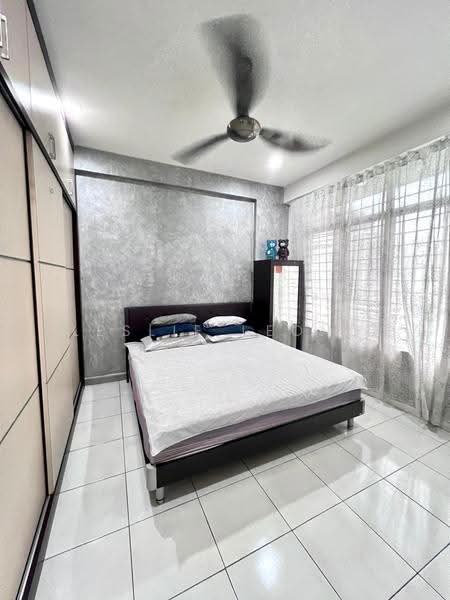 Kediaman Servis untuk Dijual di Diamond Residences - Leslie Leong - Bedroom - PropertyGuru.com.my
