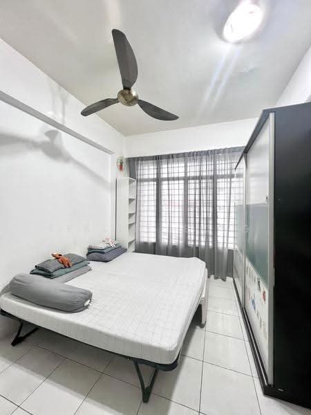 Kediaman Servis untuk Dijual di Diamond Residences - Leslie Leong - Bedroom - PropertyGuru.com.my