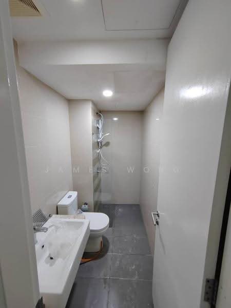 Kediaman Servis untuk Disewa di Danau Kota Suite Apartments - James Wong - Bathroom - PropertyGuru.com.my