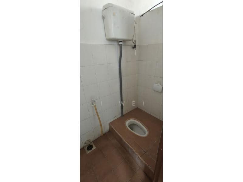 Shop / Office untuk Disewa di Taman Pulai Utama (Skudai) - Li Wei - Bathroom - PropertyGuru.com.my