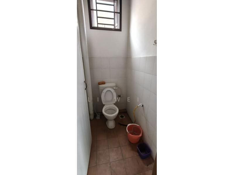 Shop / Office untuk Disewa di Taman Pulai Utama (Skudai) - Li Wei - Bathroom - PropertyGuru.com.my