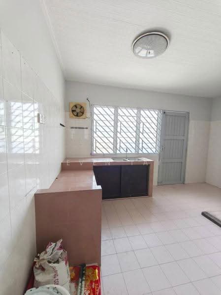 Rumah Teres 1-Tingkat untuk Dijual di Bandar Kulai (Kulai) - Seven Tay - Kitchen - PropertyGuru.com.my