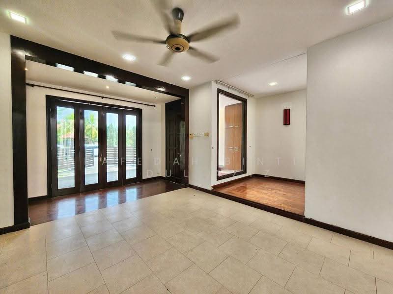 Rumah Teres 2-Tingkat untuk Dijual di Bukit Jelutong (Shah Alam) - Rafedah Binti Abdul Aziz - Living Room - PropertyGuru.com.my