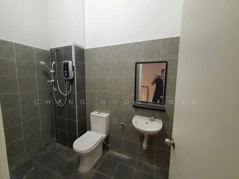 2-storey Terraced House for Rent in Taman Sri Penawar (Pengerang) - Chang Hoong Wen - Bathroom - PropertyGuru.com.my