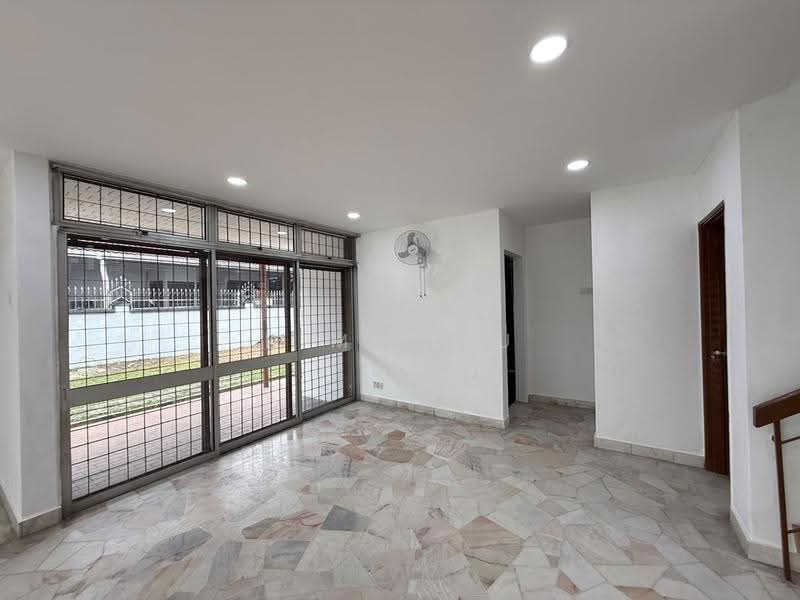 Bungalow House for Rent in Taman Suria (Johor Bahru) - Kimi Kiu - Living Room - PropertyGuru.com.my