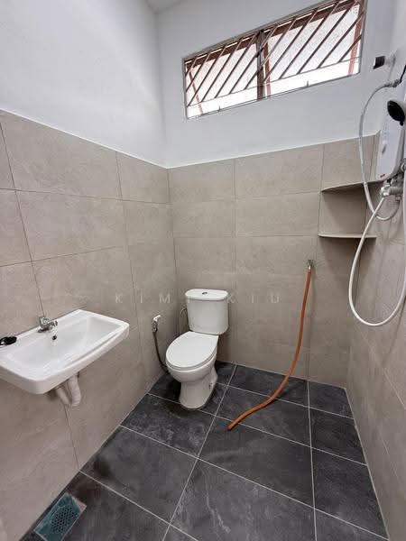 Bungalow House for Rent in Taman Suria (Johor Bahru) - Kimi Kiu - Bathroom - PropertyGuru.com.my