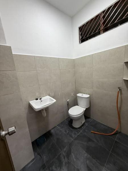 Bungalow House for Rent in Taman Suria (Johor Bahru) - Kimi Kiu - Bathroom - PropertyGuru.com.my