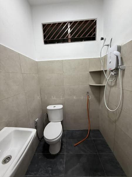 Bungalow House for Rent in Taman Suria (Johor Bahru) - Kimi Kiu - Bathroom - PropertyGuru.com.my
