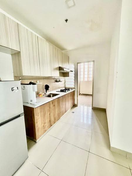 Condominium for Rent at Mutiara Ville - Luwis Ling - Kitchen - PropertyGuru.com.my
