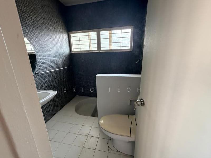 Bungalow House for Rent in KL City Centre (Kuala Lumpur) - Eric Teoh - Bathroom - PropertyGuru.com.my