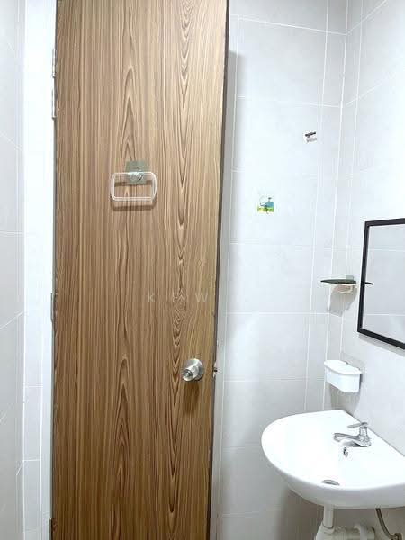 Service Residence for Sale at City of Green - Kew . - Bathroom - PropertyGuru.com.my