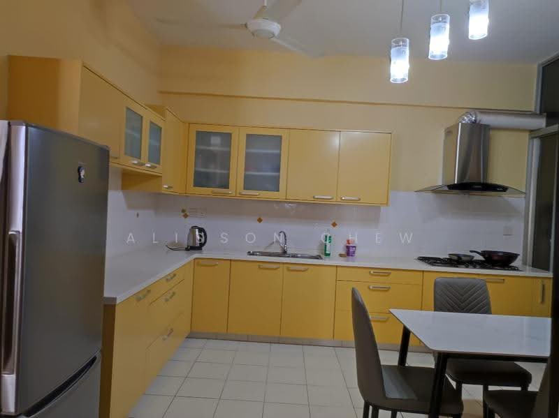 Kondominium untuk Disewa di Putra Place Condominium - Alisson Chew - Kitchen - PropertyGuru.com.my