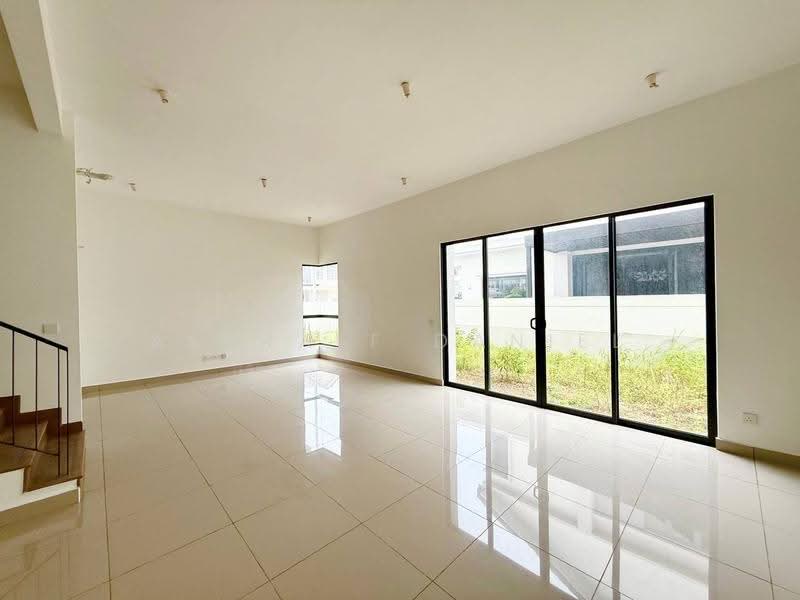Rumah Berkembar untuk Dijual di Cyber 10 (Cyberjaya) - Ashraff Daniel - Living Room - PropertyGuru.com.my