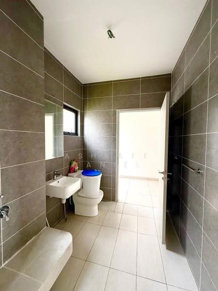 Rumah Berkembar untuk Dijual di Cyber 10 (Cyberjaya) - Ashraff Daniel - Bathroom - PropertyGuru.com.my