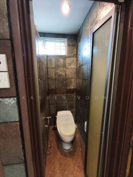 Semi-Detached House for Sale in Taman Pelangi (Johor Bahru) - Kayden Voon - Bathroom - PropertyGuru.com.my