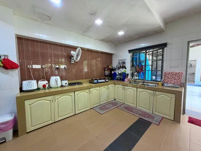Rumah Berkembar untuk Dijual di Taman Andaman Ukay (Ulu Kelang) - Ashraff Daniel - Kitchen - PropertyGuru.com.my