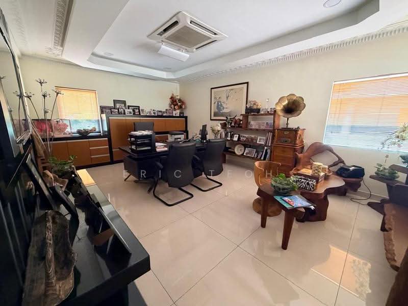 Bungalow House for Rent in KL City Centre (Kuala Lumpur) - Eric Teoh - Study - PropertyGuru.com.my