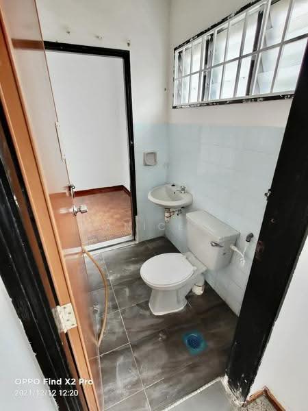 Rumah Teres 2-Tingkat untuk Dijual di Taman Skudai Baru (Skudai) - Janice . - Bathroom - PropertyGuru.com.my