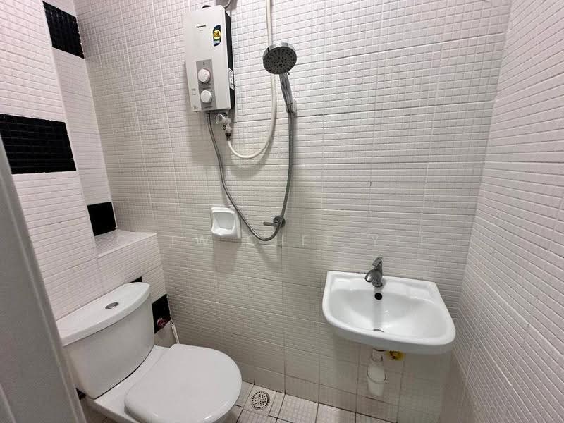 Kediaman Servis untuk Disewa di The Sky Executive Suites - Chew Chee Yee - Bathroom - PropertyGuru.com.my