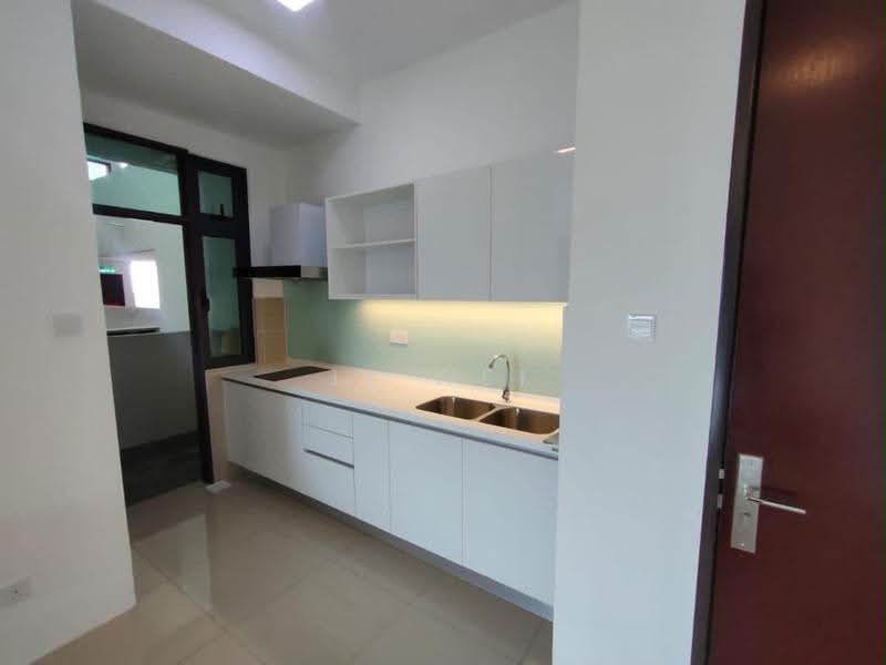 Service Residence for Sale at 8Scape Residence @ Sutera - Li Wei - Kitchen - PropertyGuru.com.my