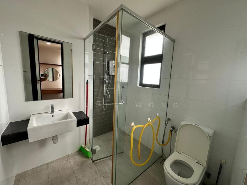 Kediaman Servis untuk Disewa di D'Aman Residences @ Puchong - Austin Wong - Bathroom - PropertyGuru.com.my