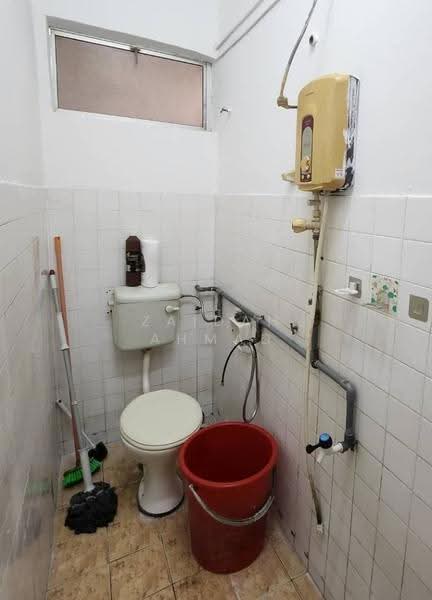 2-storey Terraced House for Sale in Taman Pandan Indah (Ampang) - Zaidah Ahmad - Bathroom - PropertyGuru.com.my
