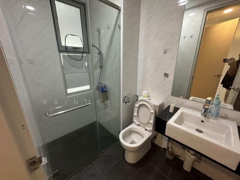 Kediaman Servis untuk Dijual di Sunway Geo Residence - Rainnee Cheong - Bathroom - PropertyGuru.com.my