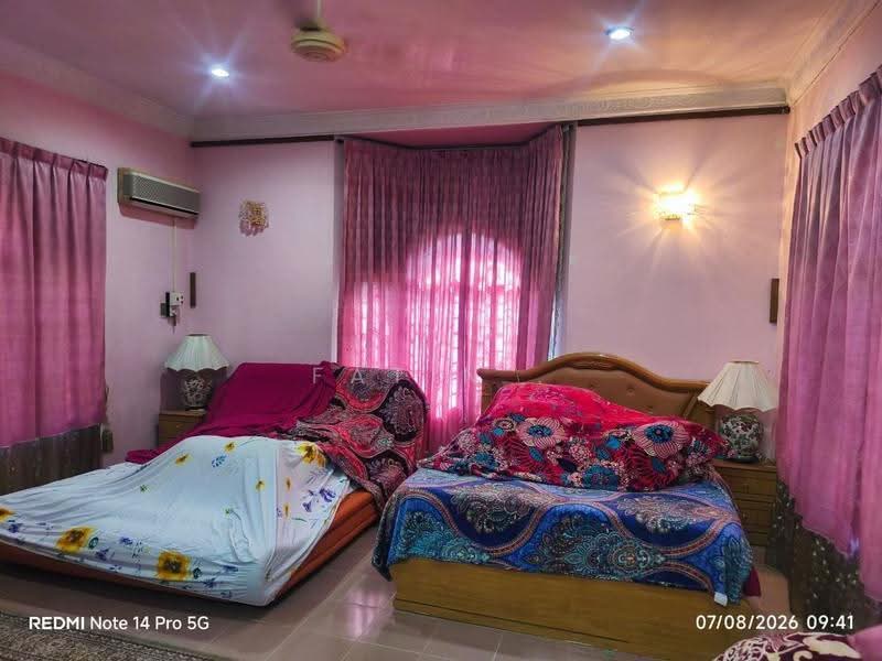 Bungalow House untuk Dijual di Taman Gopeng (Ipoh) - Fatin . - Bedroom - PropertyGuru.com.my