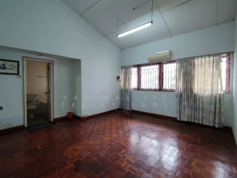 Rumah Teres 2-Tingkat untuk Disewa di Taman Melawati (Ulu Kelang) - Yan Kai Lit (Kelly Yan) - Master Bedroom - PropertyGuru.com.my