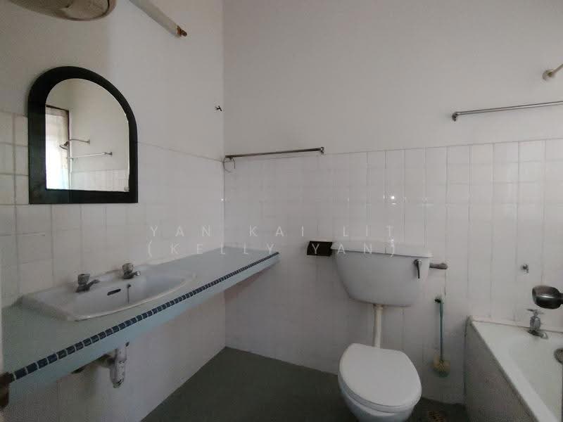 Rumah Teres 2-Tingkat untuk Disewa di Taman Melawati (Ulu Kelang) - Yan Kai Lit (Kelly Yan) - Master Bathroom - PropertyGuru.com.my