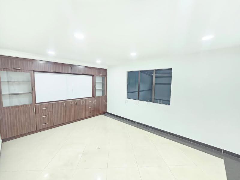 Semi-D Factory for Rent in Taman Perindustrian Taming Jaya (Balakong) - Adam Puah - Interior - PropertyGuru.com.my