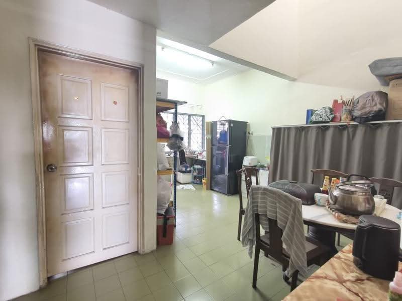 1-storey Terraced House for Sale in Taman Johor Jaya (Johor Bahru) - Elynn Lam - Kitchen - PropertyGuru.com.my