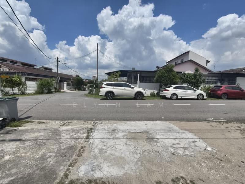 1-storey Terraced House for Sale in Taman Johor Jaya (Johor Bahru) - Elynn Lam - Exterior - PropertyGuru.com.my