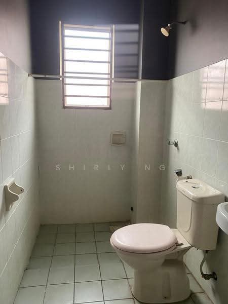 Terraced House for Rent in Bandar Country Homes (Rawang) - Shirly Ng - Bathroom - PropertyGuru.com.my