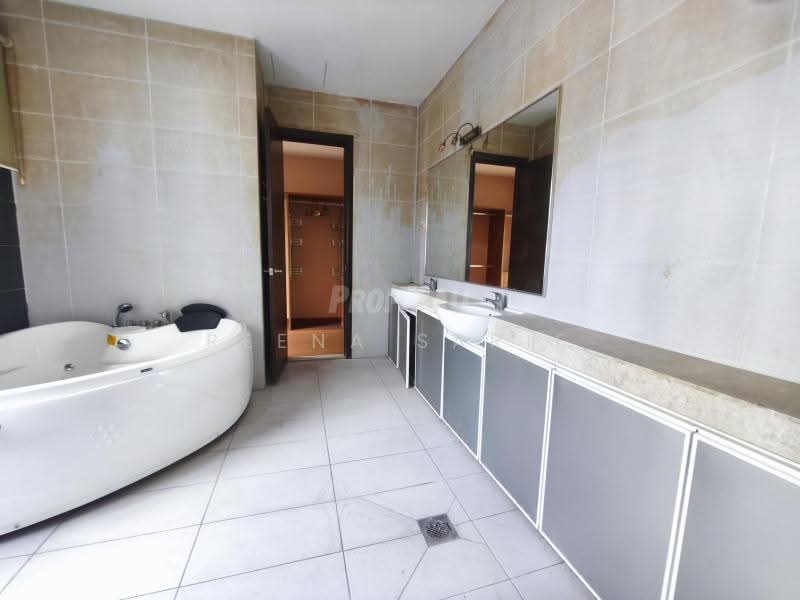 Bungalow House untuk Dijual di Bungalow 3 Storey Taman Yarl OUG (Kuala Lumpur) - Reena Sarif - Bathroom - PropertyGuru.com.my