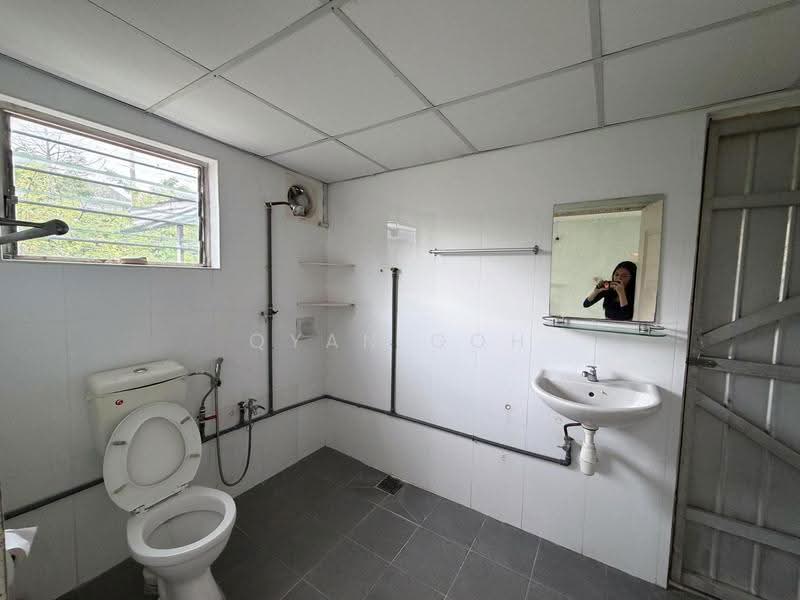 Rumah Teres untuk Disewa di Island Glades (Jelutong) - Qyan Goh - Bathroom - PropertyGuru.com.my