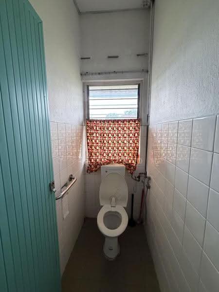 Rumah Teres untuk Disewa di Island Glades (Jelutong) - Qyan Goh - Bathroom - PropertyGuru.com.my