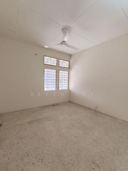 1-storey Terraced House for Sale in Taman Pelangi (Johor Bahru) - Seven Tay - Interior - PropertyGuru.com.my