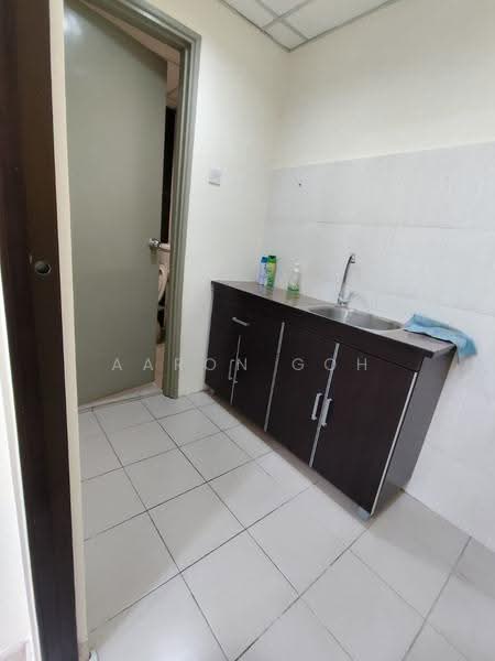 Office for Rent in Bandar Puteri Puchong (Puchong) - Aaron Goh - Kitchen - PropertyGuru.com.my