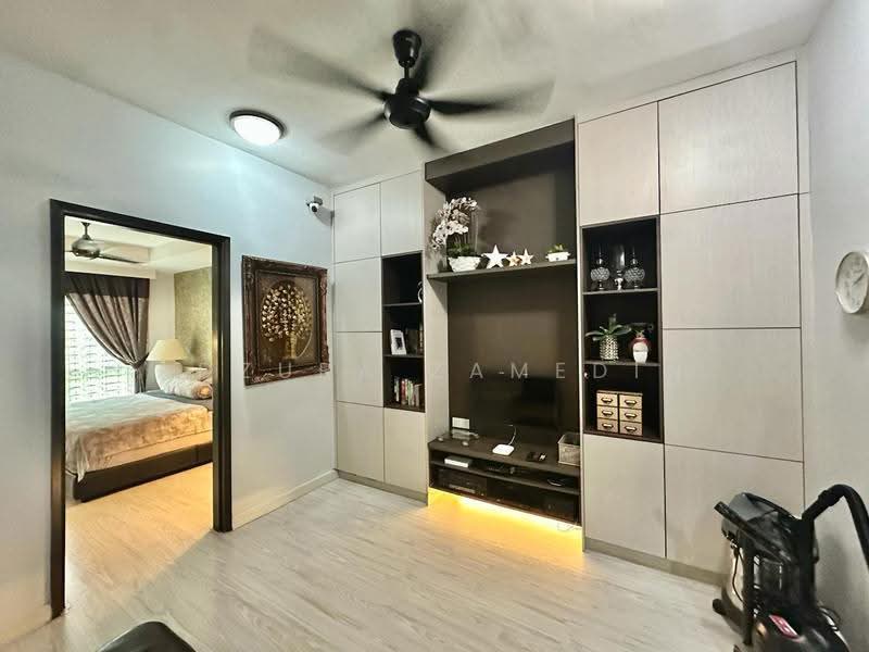 3-storey Terraced House for Sale in Denai Alam (Shah Alam) - Adzura Zamedin - Living Room - PropertyGuru.com.my