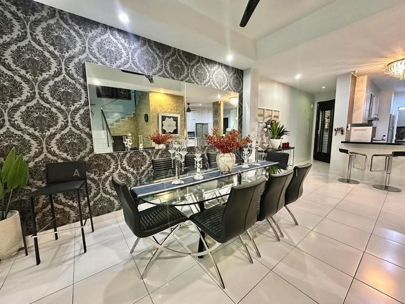3-storey Terraced House for Sale in Denai Alam (Shah Alam) - Adzura Zamedin - Dining Room - PropertyGuru.com.my