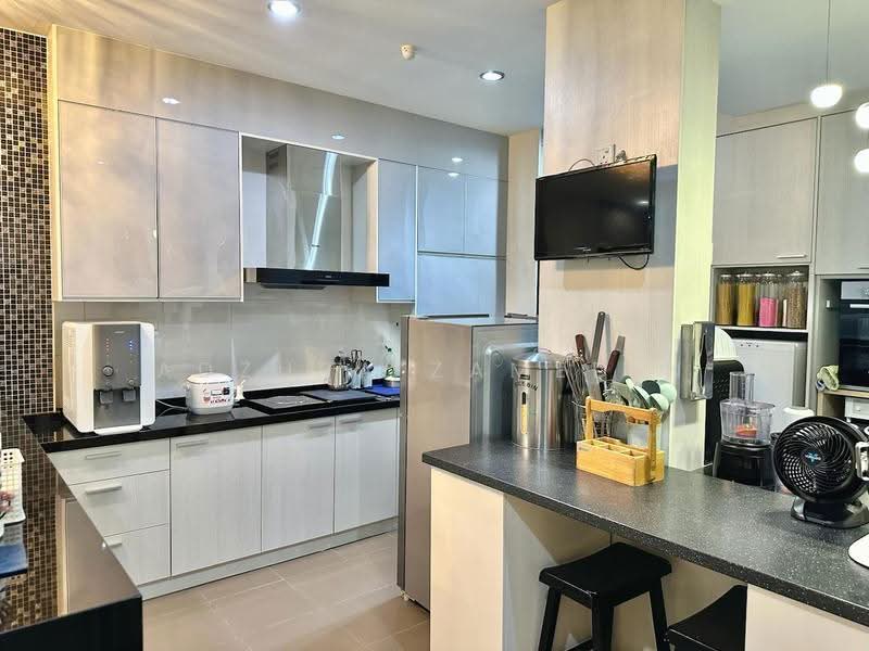 3-storey Terraced House for Sale in Denai Alam (Shah Alam) - Adzura Zamedin - Kitchen - PropertyGuru.com.my