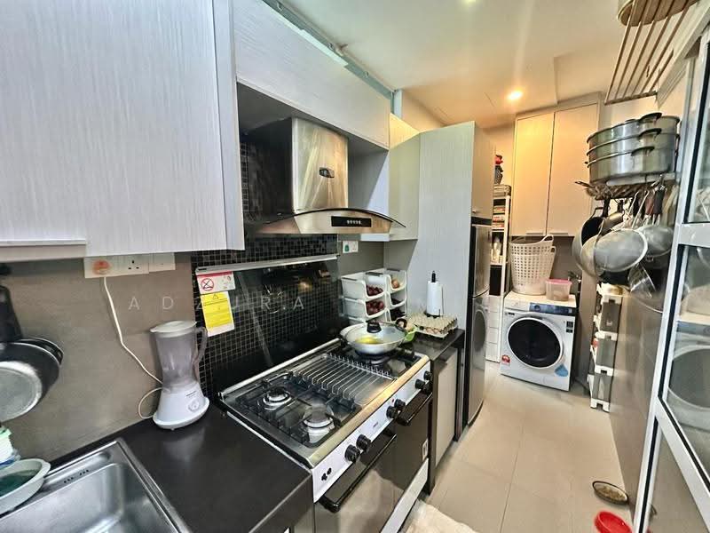 3-storey Terraced House for Sale in Denai Alam (Shah Alam) - Adzura Zamedin - Kitchen - PropertyGuru.com.my