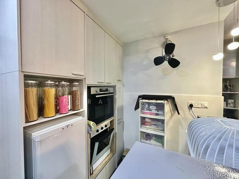 3-storey Terraced House for Sale in Denai Alam (Shah Alam) - Adzura Zamedin - Kitchen - PropertyGuru.com.my