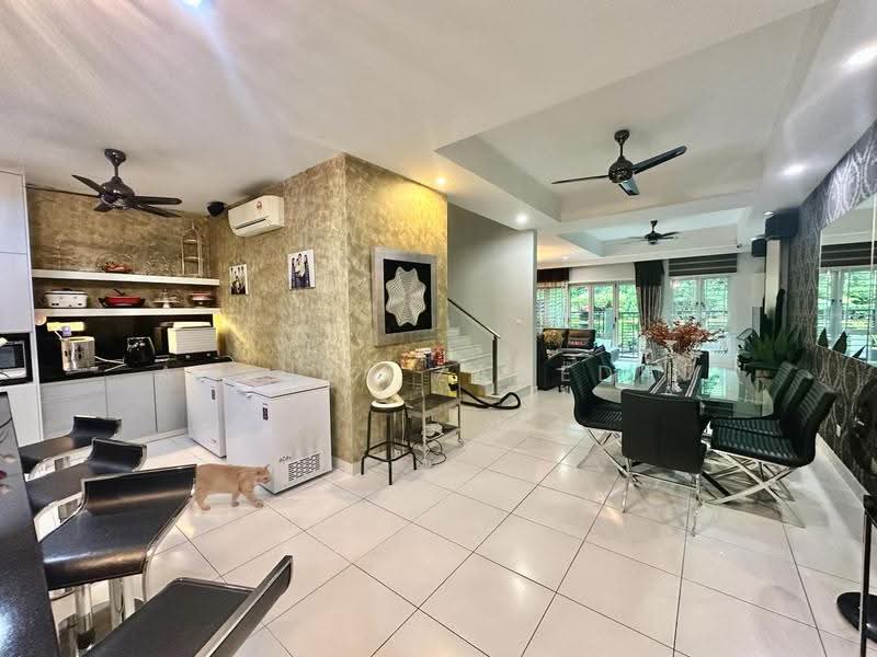 3-storey Terraced House for Sale in Denai Alam (Shah Alam) - Adzura Zamedin - Kitchen - PropertyGuru.com.my