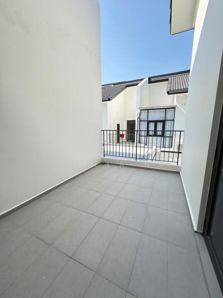 Rumah Kluster untuk Dijual di Eco Botanic (Iskandar Puteri (Nusajaya)) - Angela Ng - Balcony - PropertyGuru.com.my