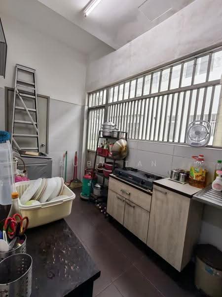 Rumah Teres 2-Tingkat untuk Dijual di Bandar Putra Kulai (Kulai) - Ruby Tan - Kitchen - PropertyGuru.com.my